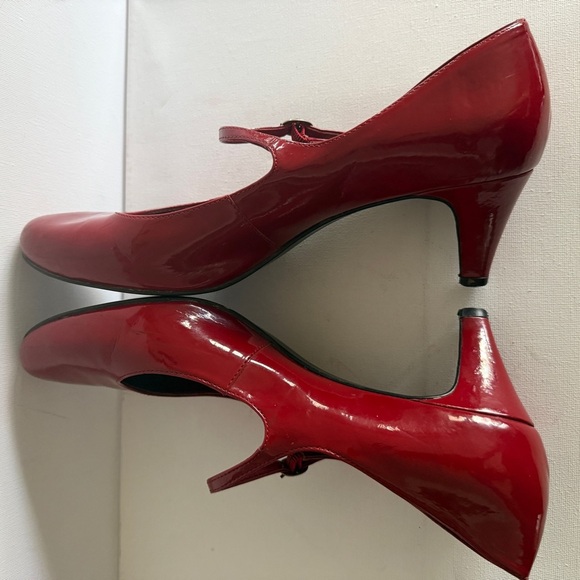 Nine West Fayther Red Patent Leather Mary Jane Heels Women's Sz 9 - Picture 5 of 11